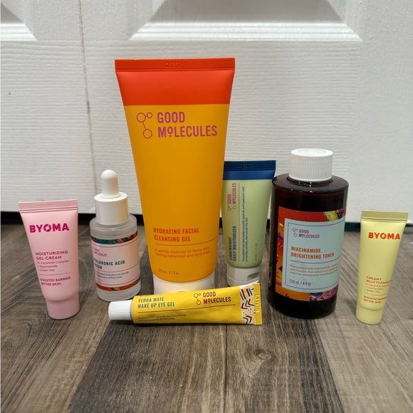 Hydrating Facial Cleansing Gel - Yellow and Orange - Picture 1 of 3
